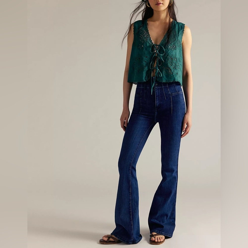 Free People We the Free Jayde Flare Crop Hi Rise Dark Blue Women Jeans Sz 32 NWT